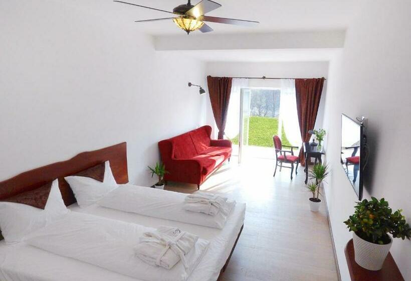 Дом 1 Спальня, Dwór I Dworek Leszczowate Wellness & Spa