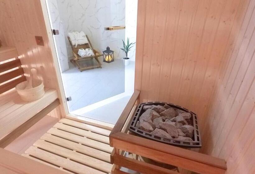 Апартаменты 1 Спальня с Террасой, Dwór I Dworek Leszczowate Wellness & Spa