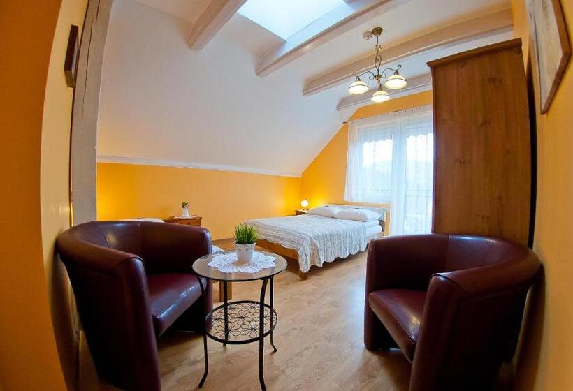Трехместный Номер Стандарт с Балконом, Willa Pod Czantorią Spa Ustroń