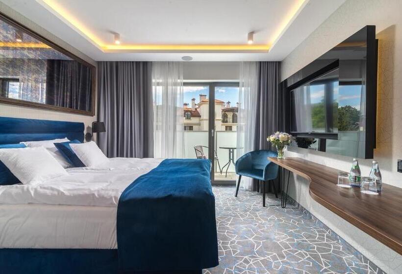 اتاق لوکس سه تخته, Love Sopot Residence