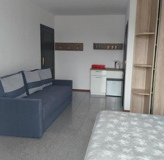 Standard Triple Room with Terrace, Villa Over Lake