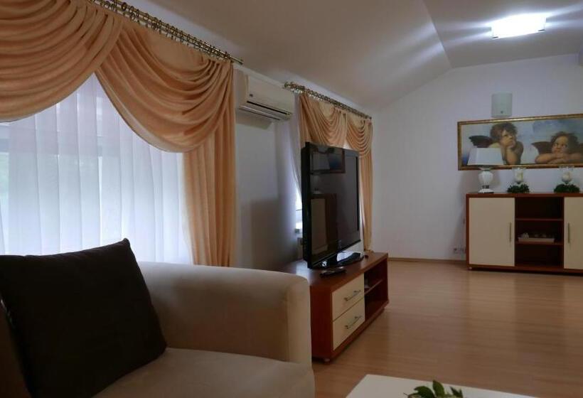 Номер Deluxe, Motel Za Miedzą