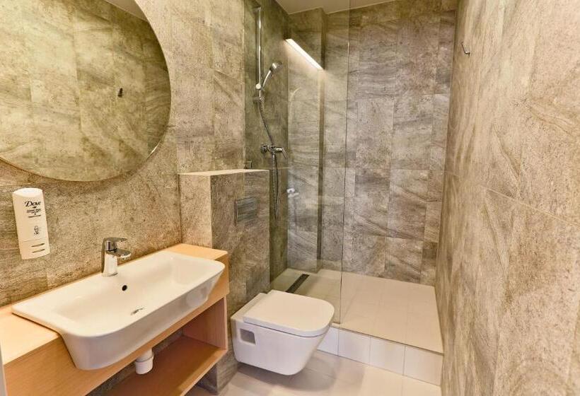 Трехместный Номер Стандарт Совместная Ванная, Sleep In Hostel & Apartments Stary Rynek