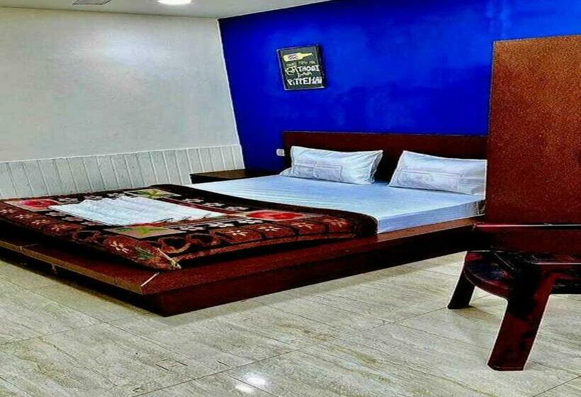 Трехместный Номер Deluxe, Oyo 80774c Yaduvanshi Inn
