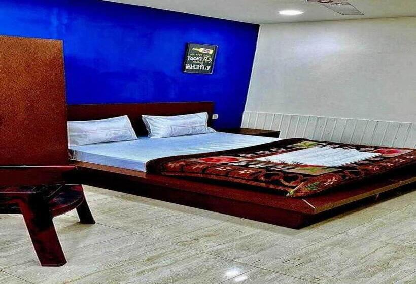 Трехместный Номер Классика, Oyo 80774c Yaduvanshi Inn