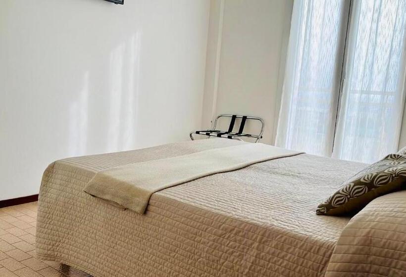 اتاق استاندارد چهار تخته, Lima
