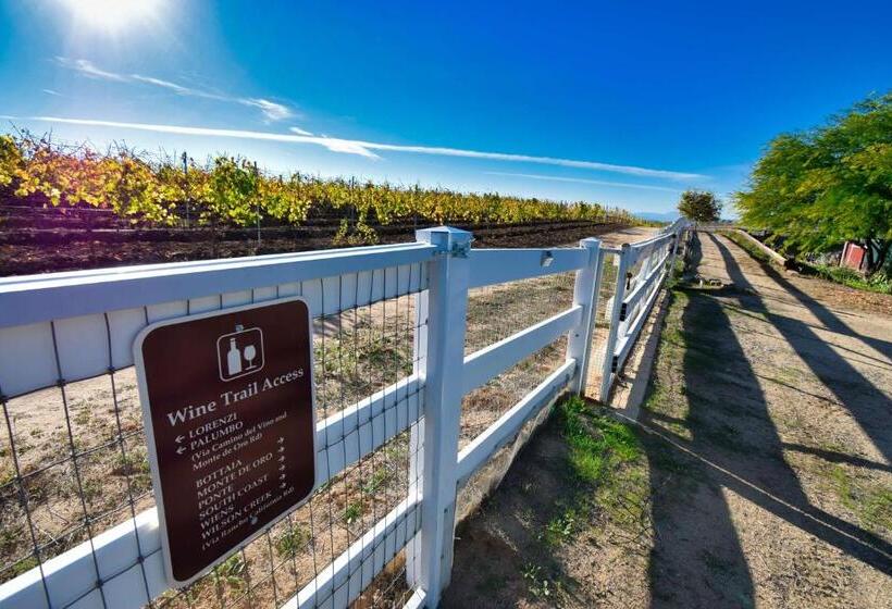 스탠다드 룸 킹사이즈 침대, Peppertree Lane Ranch    Seven Acre Ranch In The Heart Of Wine Country