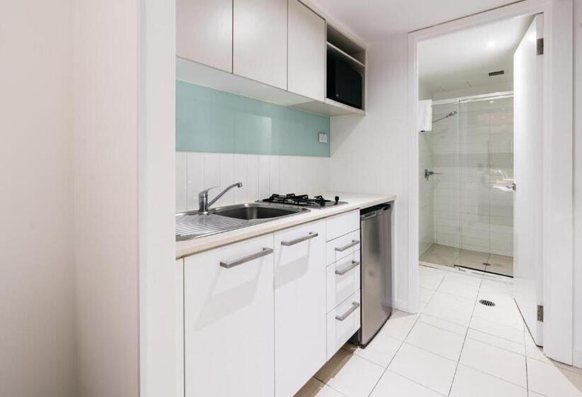 스탠다드 스튜디오, Gabba Central Apartments