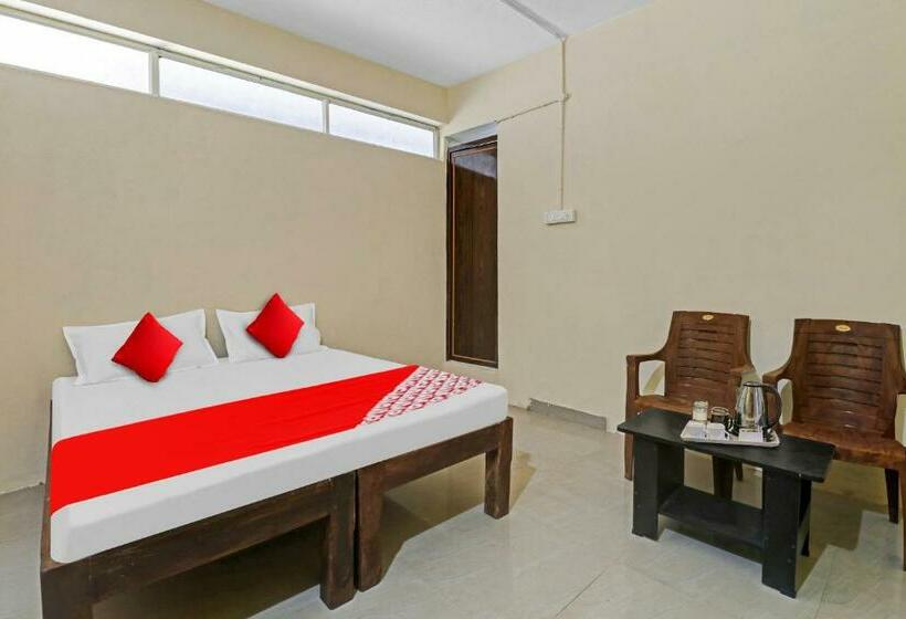 חדר קלאסי לשלושה, Flagship Sri Sai Boarding And Lodging