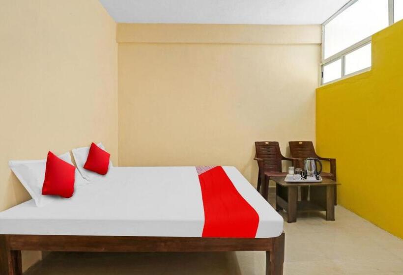 חדר קלאסי לשלושה, Flagship Sri Sai Boarding And Lodging