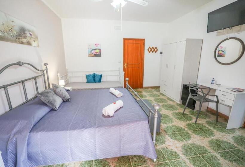 اتاق استاندارد سه تخته با چشم‌انداز باغ, B&b Giardino Dei Cedri