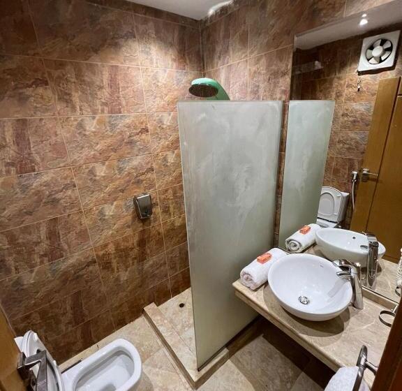 اتاق لوکس با بالکن و چشم‌انداز دریا, Sea View House