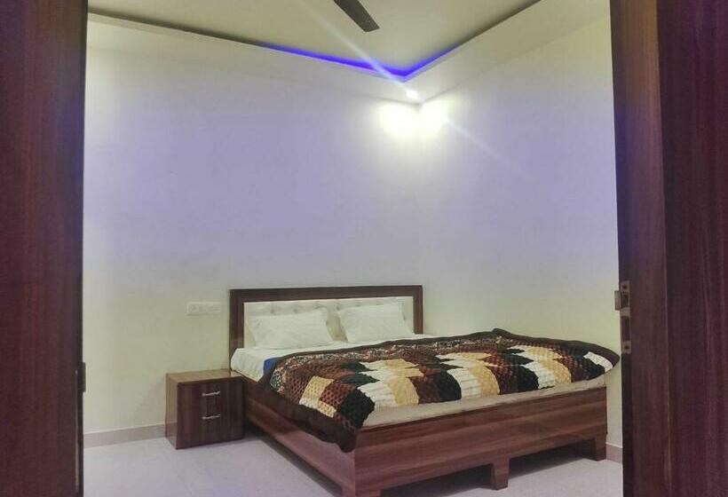 Трехместный Номер Deluxe, Oyo 70355  Shaurya