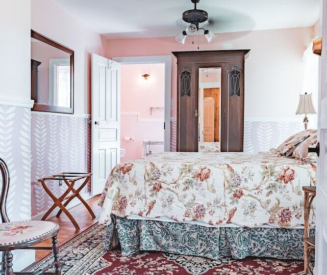 Номер Стандарт, Black Mountain Inn