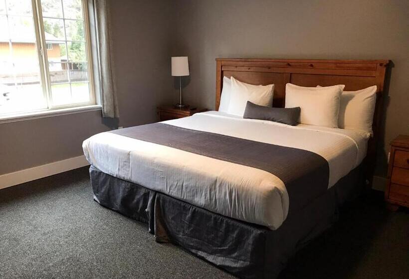 Люкс 3 Спальни, Blue Elk Inn