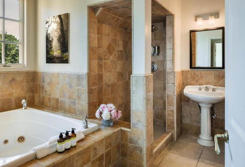 자쿠지 스위트, Seal Cove Inn