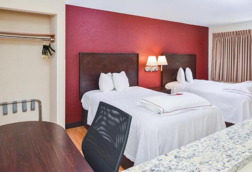 Номер Deluxe Адаптированный для Инвалидов, Red Roof Inn Plus+ & Suites Guilford