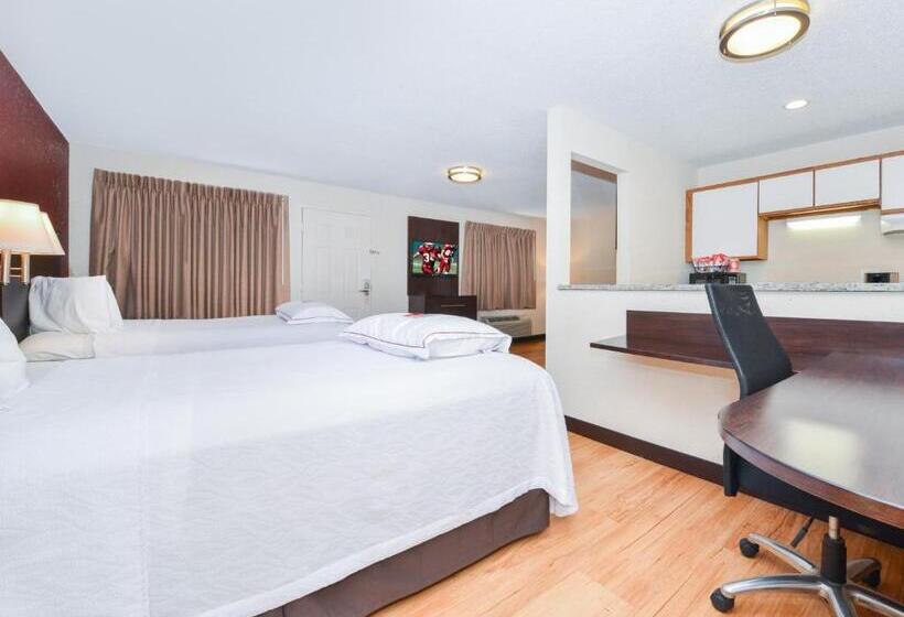Номер Deluxe Адаптированный для Инвалидов, Red Roof Inn Plus+ & Suites Guilford