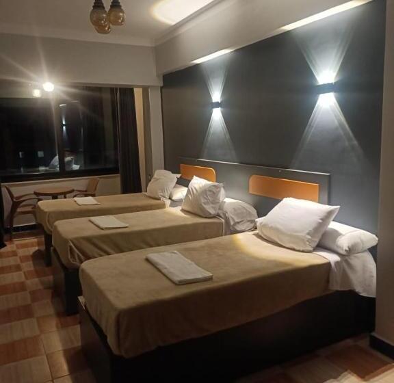 3 Bett Standardzimmer mit Ausblick, Royal