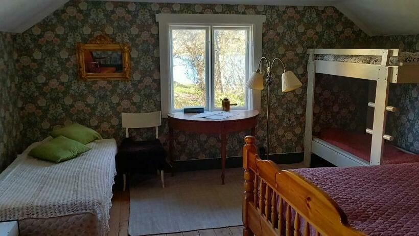 Семейный Номер Совместный Санузел, Sankt Anna Bed And Boat