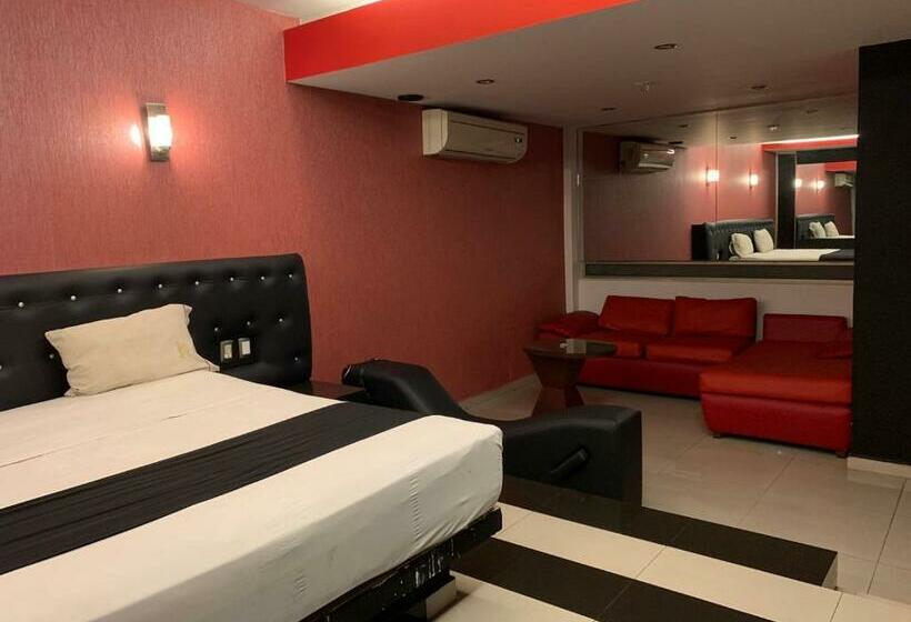 استودیو استاندارد با تخت کینگ, Dluxe Auto Hotel Adults Only