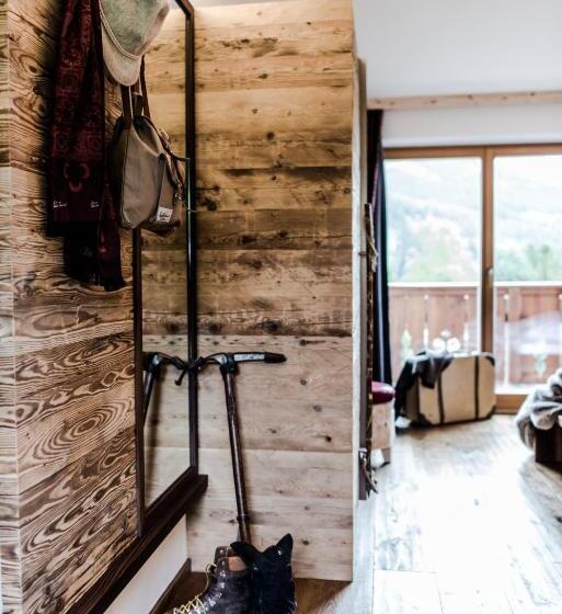 标准工作室, Garni Residence Soraiser