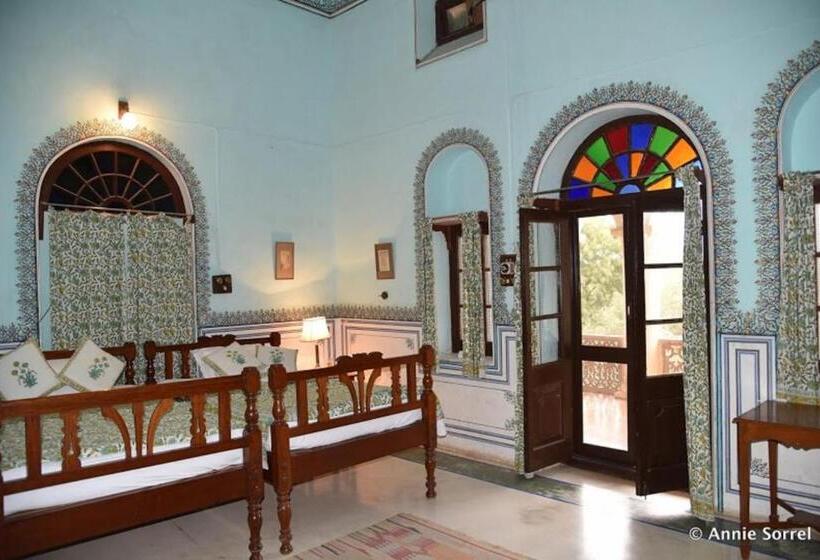 스위트, Bijay Niwas Palace