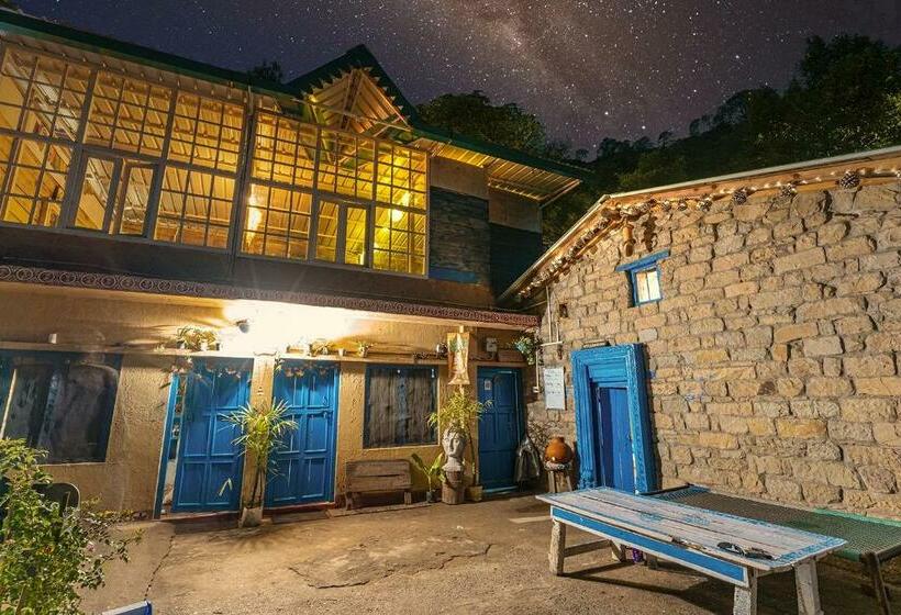 标准间带山景, Vista Hostel Jeolikote, Nainital