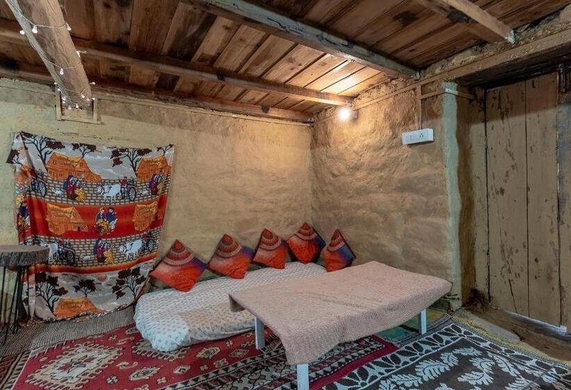 共用房间的床, Vista Hostel Jeolikote, Nainital