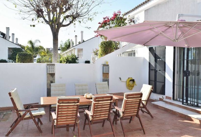 Talo 4 Makuuhuonetta, Serinamar  Los Naranjos De Marbella