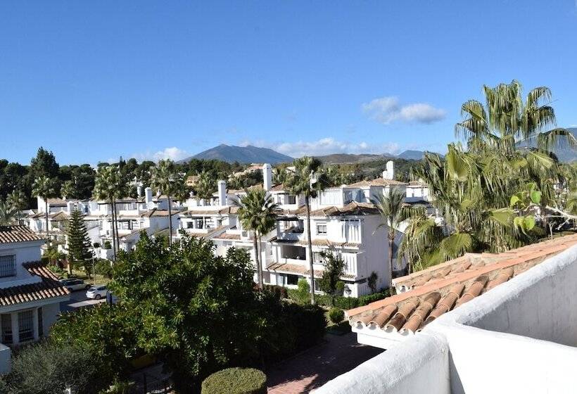 1 Bedroom Penthouse Apartment, Serinamar  Los Naranjos De Marbella