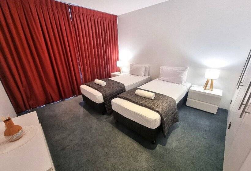 דירת 3 חדרי שינה עם נוף לבריכה, Aria Apartments