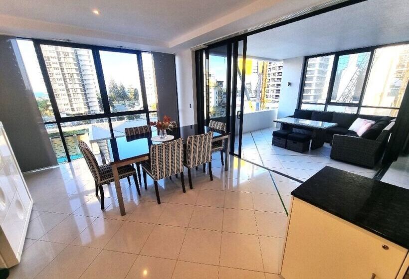 דירת 3 חדרי שינה עם נוף לבריכה, Aria Apartments