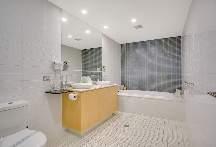 דירת שלושה חדרים, Aria Apartments