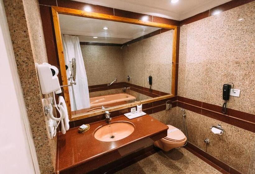 디럭스 룸, Willow Banks   Boutique 4 Star Hotel On The Mall Road Shimla