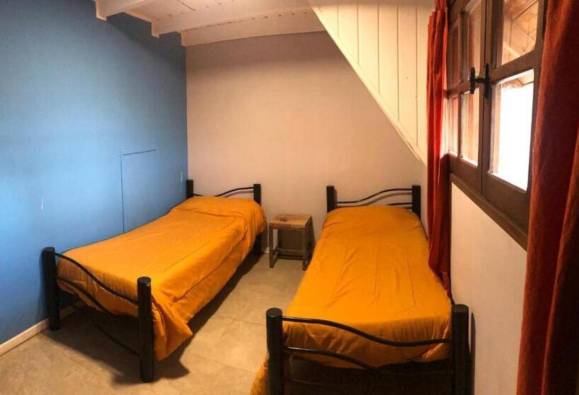 Cameră Standard cu Baie Comună, Rodinia Hostel