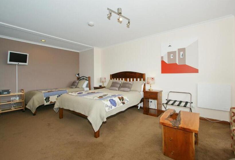 스탠다드 스튜디오, Sherwood View Accommodation
