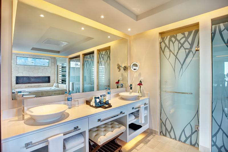Deluxe Suite, Hideaway at Royalton Riviera Cancun, An Autograph Collection - All Inclusive Resort - Adults Only