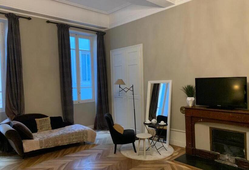 Президентский Люкс, Les Suites De Sautet