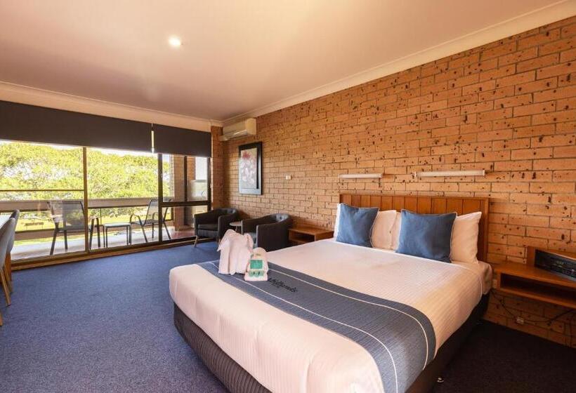 Номер Стандарт с Балконом, Midlands Motel