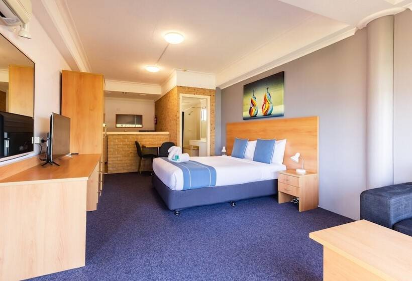 Номер Стандарт Вид на Реку, Midlands Motel