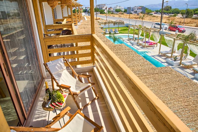 جناح جونيور مزوَّد بحمام سباحة, Alia Luxury Suites And Spa