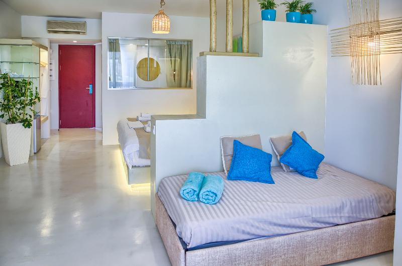 جناح جونيور مزوَّد بحمام سباحة, Alia Luxury Suites And Spa