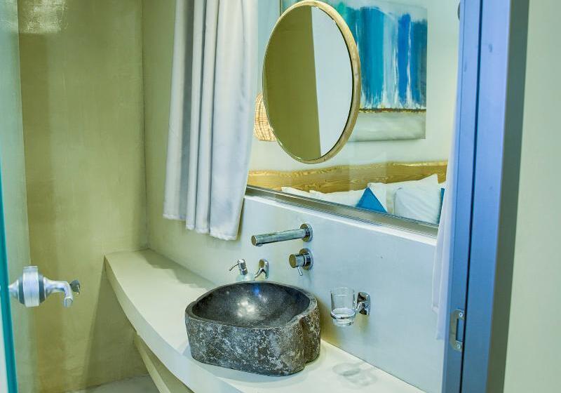 جناح جونيور مزوَّد بحمام سباحة, Alia Luxury Suites And Spa
