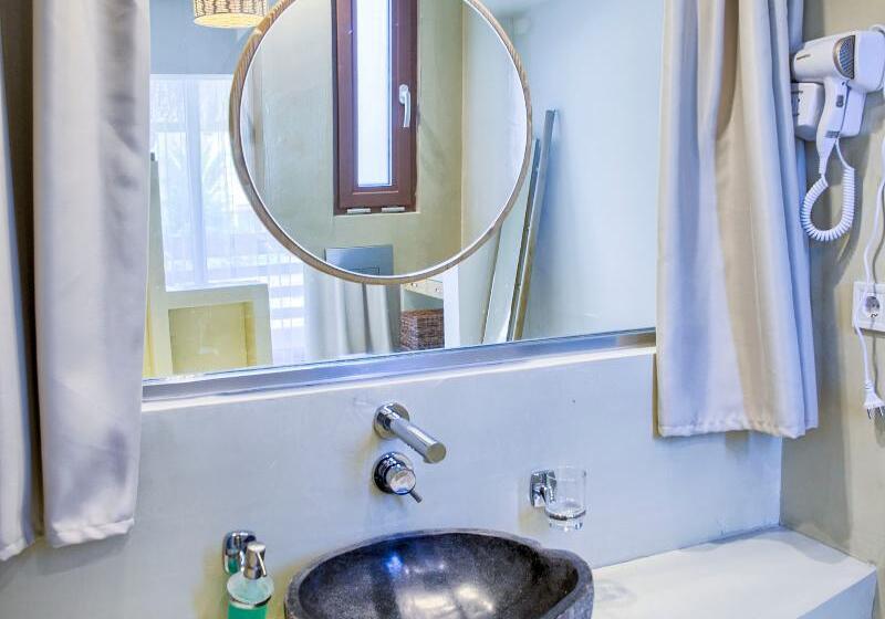 جناح جونيور مزوَّد بحمام سباحة, Alia Luxury Suites And Spa