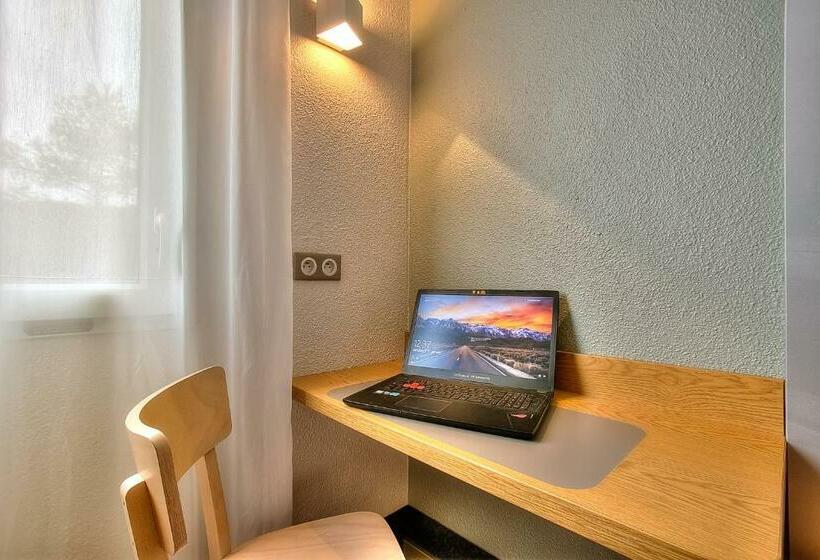 Номер Стандарт, B&b Hotel Antibes Sophia Antipolis