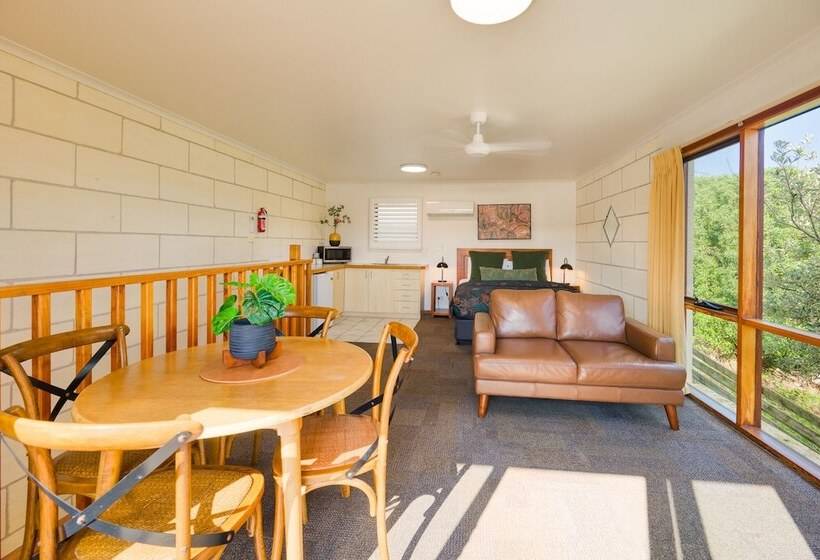 סוויטה משפחתית, Loch Ard Motor Inn