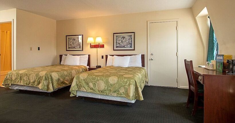 Номер Стандарт, Country Squire Inn And Suites