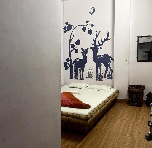 חדר דלוקס, Shri Guest House