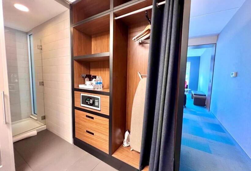 Люкс Кровать Кинг, Aloft Raleigh